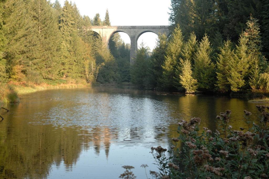 לינה וארוחת בוקר Meymac Le Moulin Des Farges מראה חיצוני תמונה